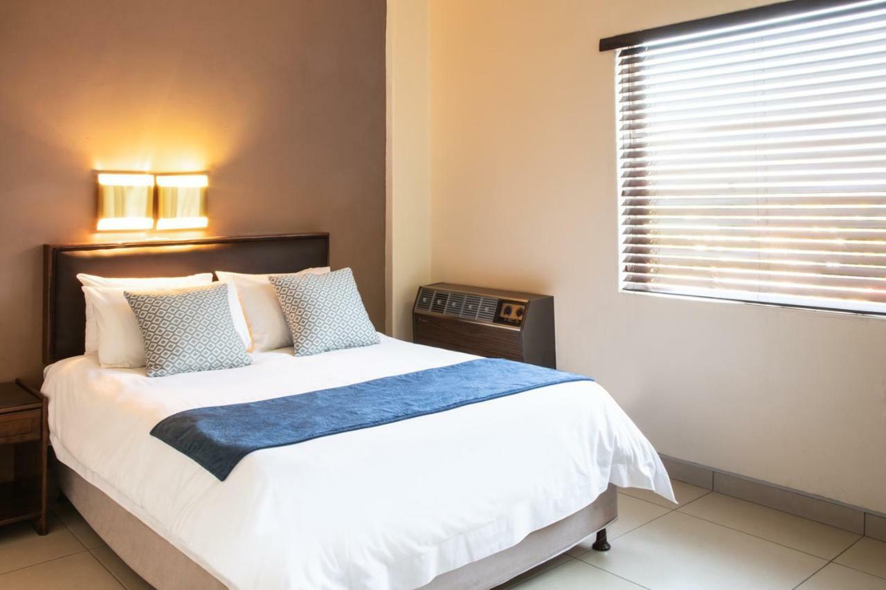 Elgro Hotel Potchefstroom Exterior foto